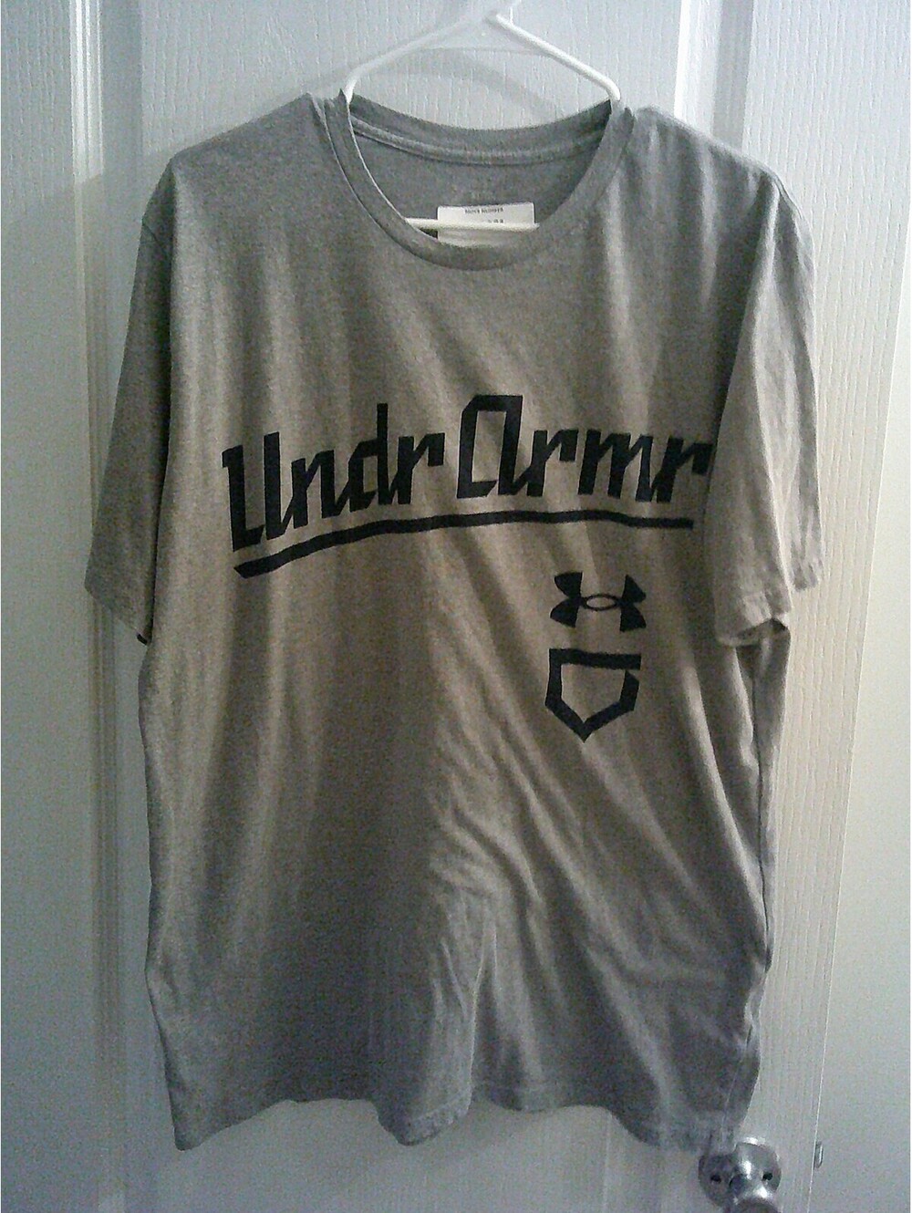 Gray Under Armour‑Style Graphic T‑Shirt –